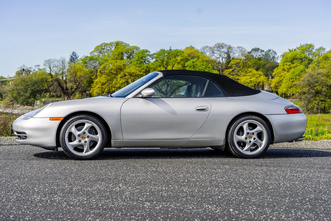 2001 Porsche 996 Carrera - Image 10 of 31