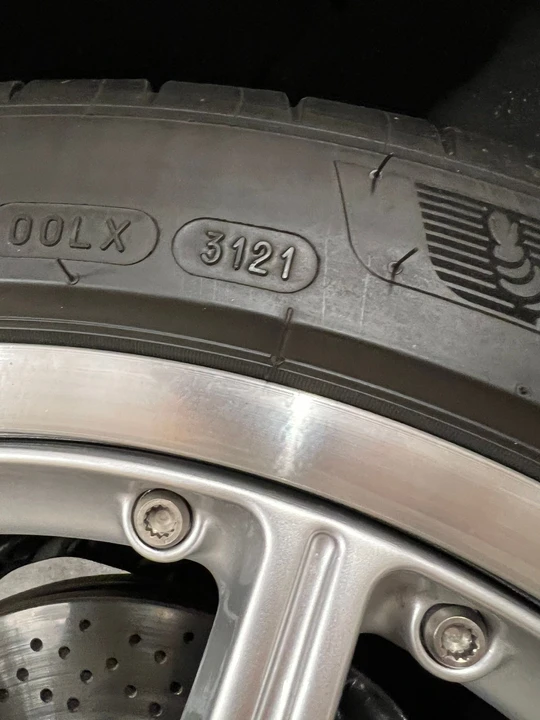 2001 Porsche 996 Carrera - Image 8 of 21