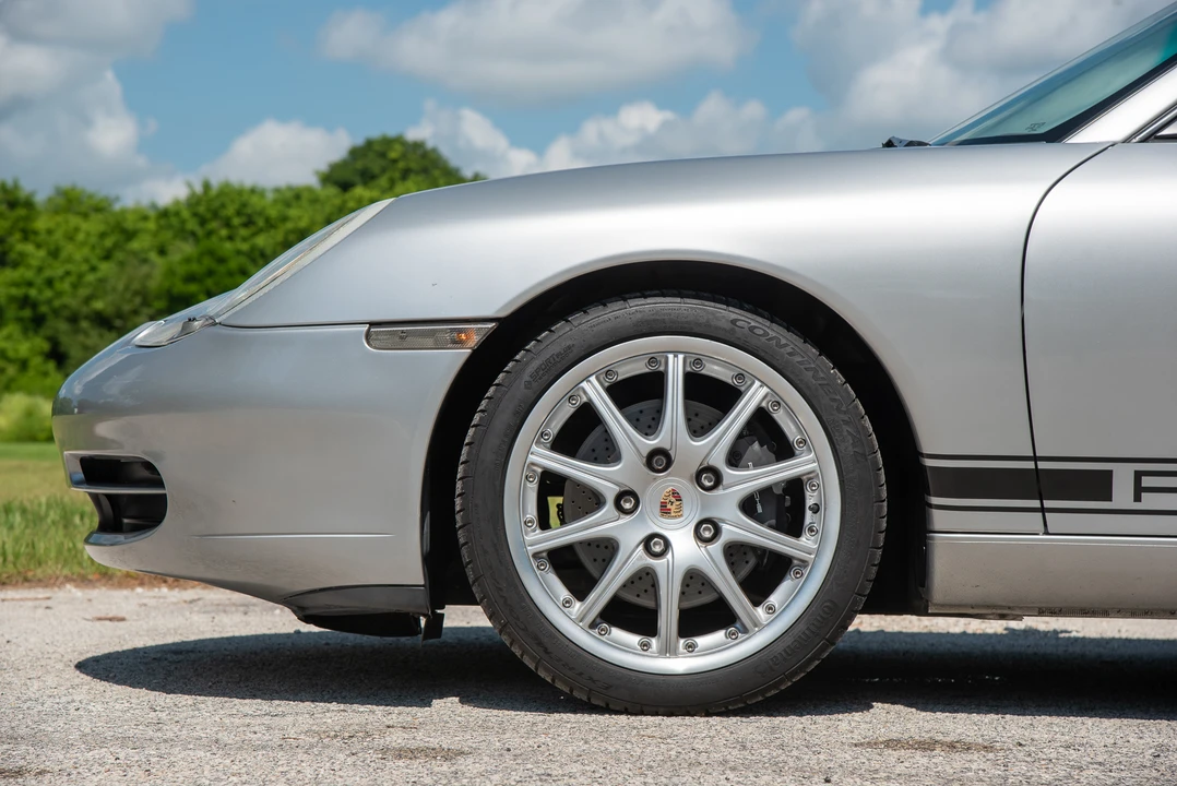 2001 Porsche 996 Carrera - Image 23 of 31