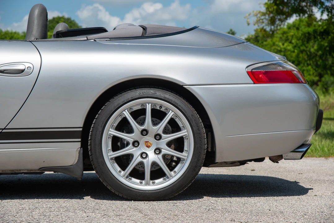 2001 Porsche 996 Carrera - Image 25 of 31