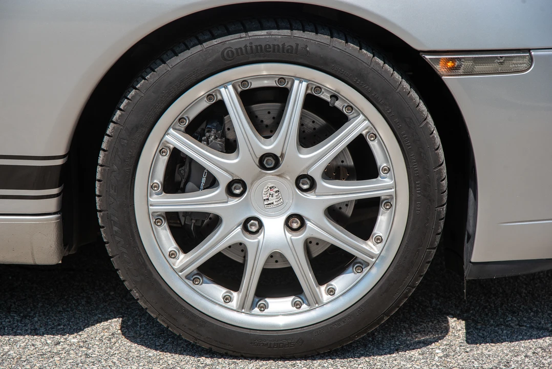 2001 Porsche 996 Carrera - Image 30 of 31