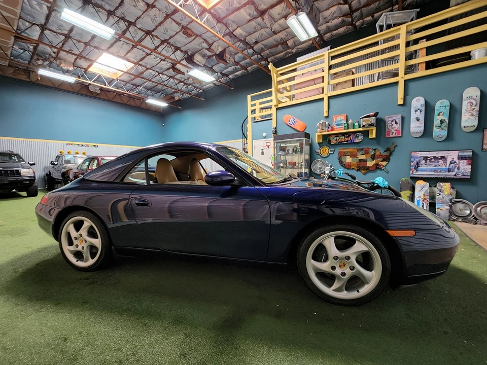 2001 Porsche 996 Carrera - Image 12 of 31