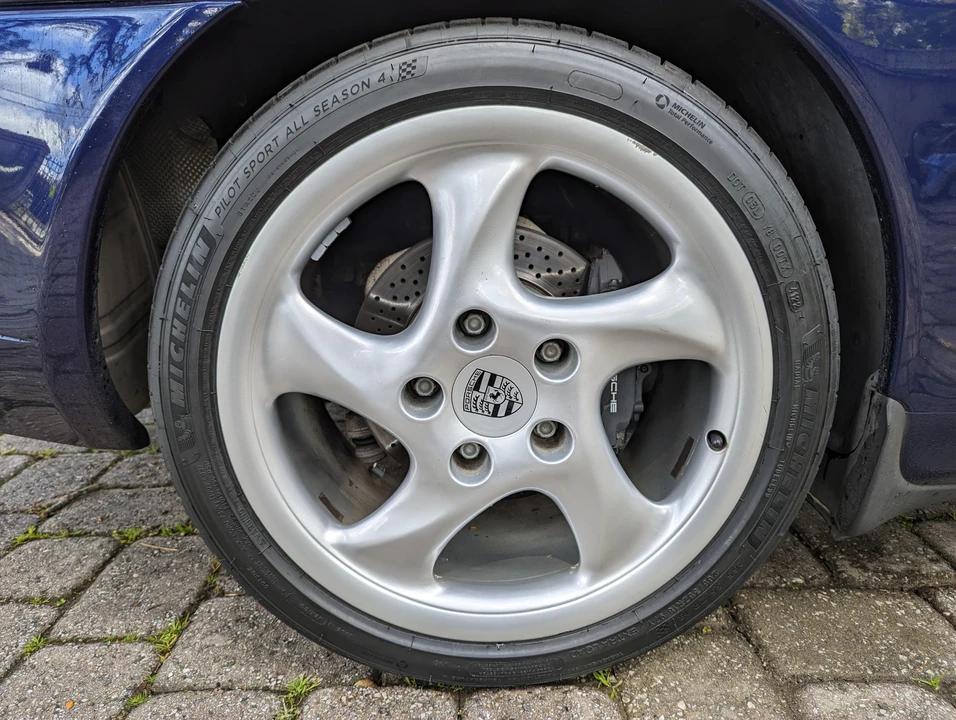 2001 Porsche 996 Carrera - Image 25 of 31