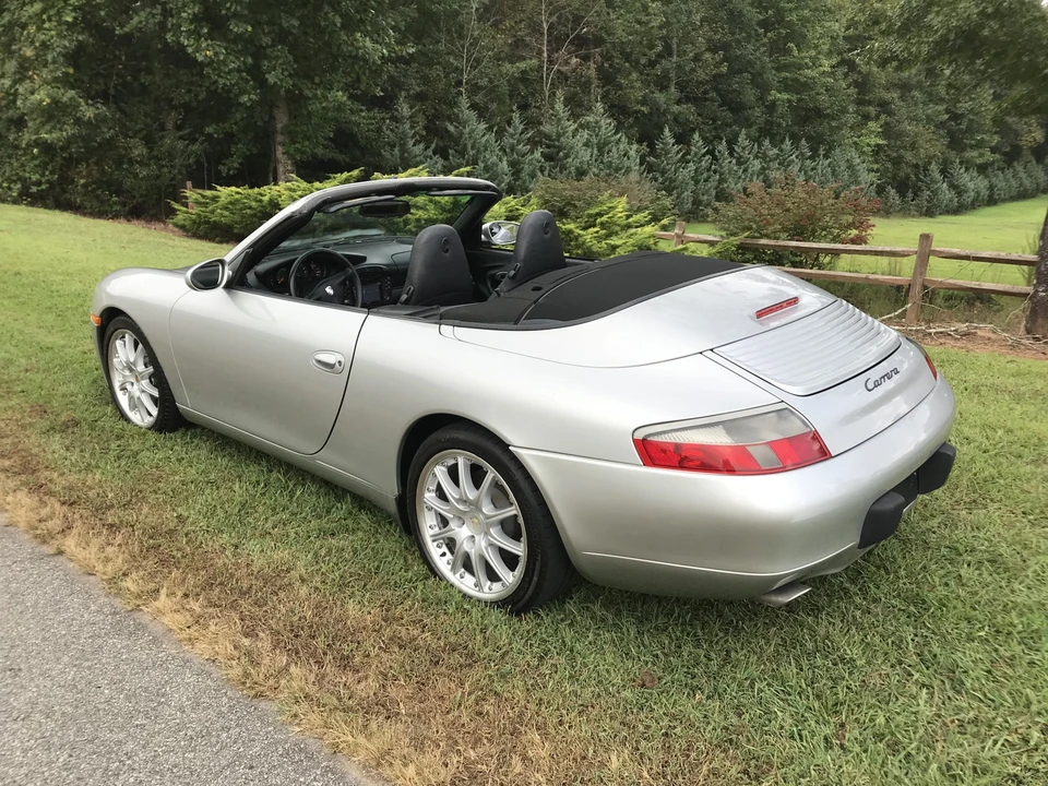 2001 Porsche 996 Carrera - Image 10 of 31