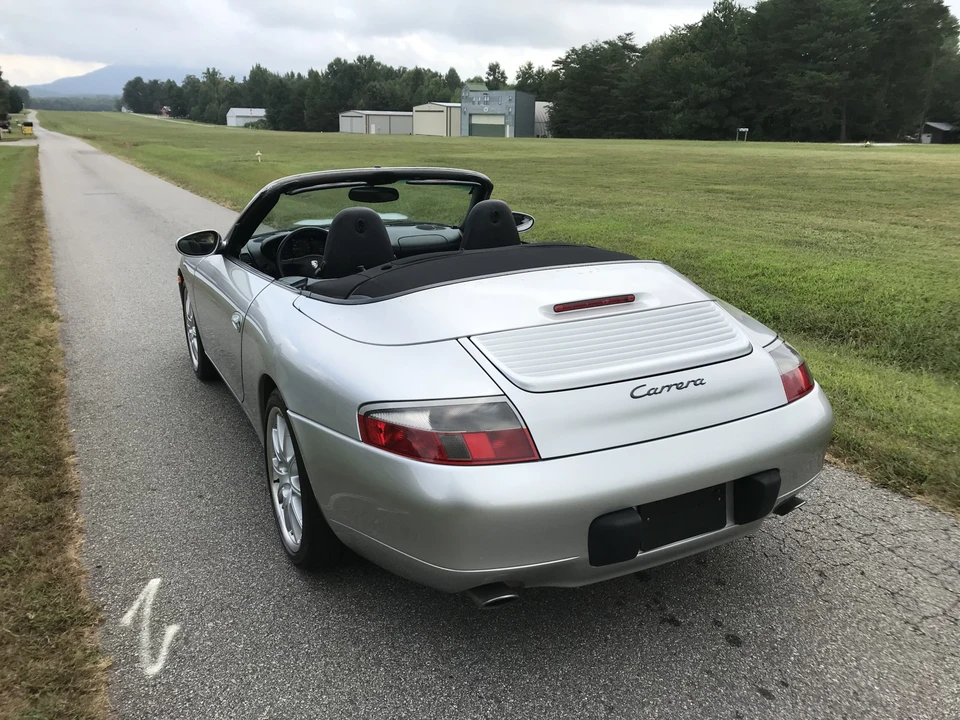 2001 Porsche 996 Carrera - Image 15 of 31