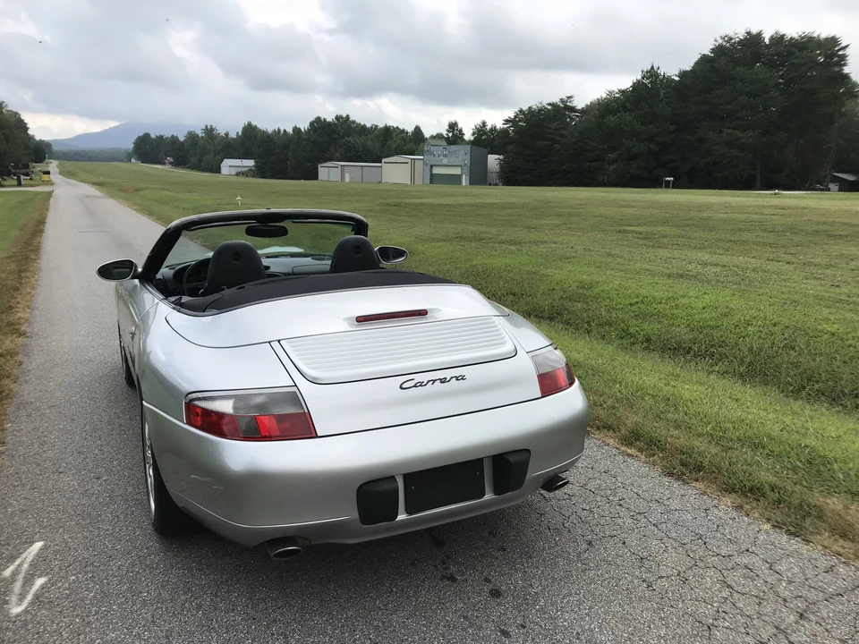 2001 Porsche 996 Carrera - Image 16 of 31