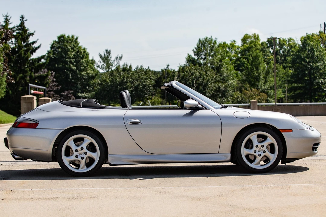 2001 Porsche 996 Carrera - Image 26 of 31