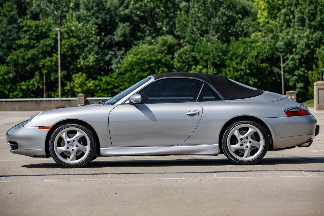 2001 Porsche 996 Carrera - Image 11 of 31