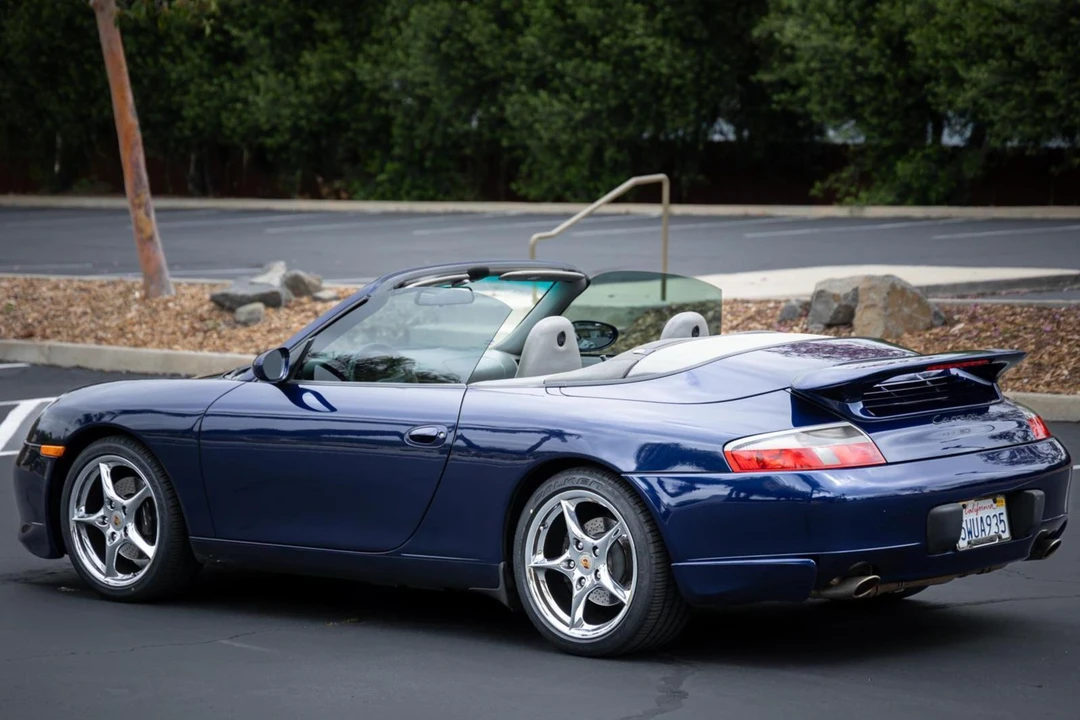 2001 Porsche 996 Carrera - Image 10 of 31