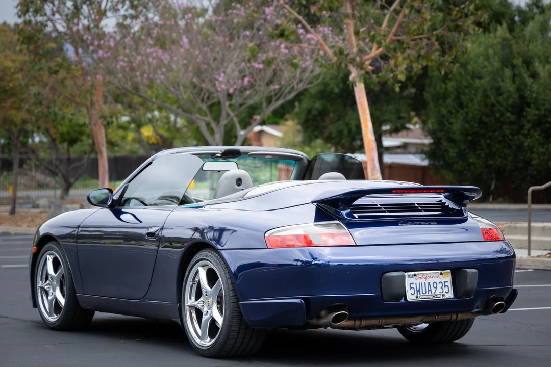 2001 Porsche 996 Carrera - Image 12 of 31