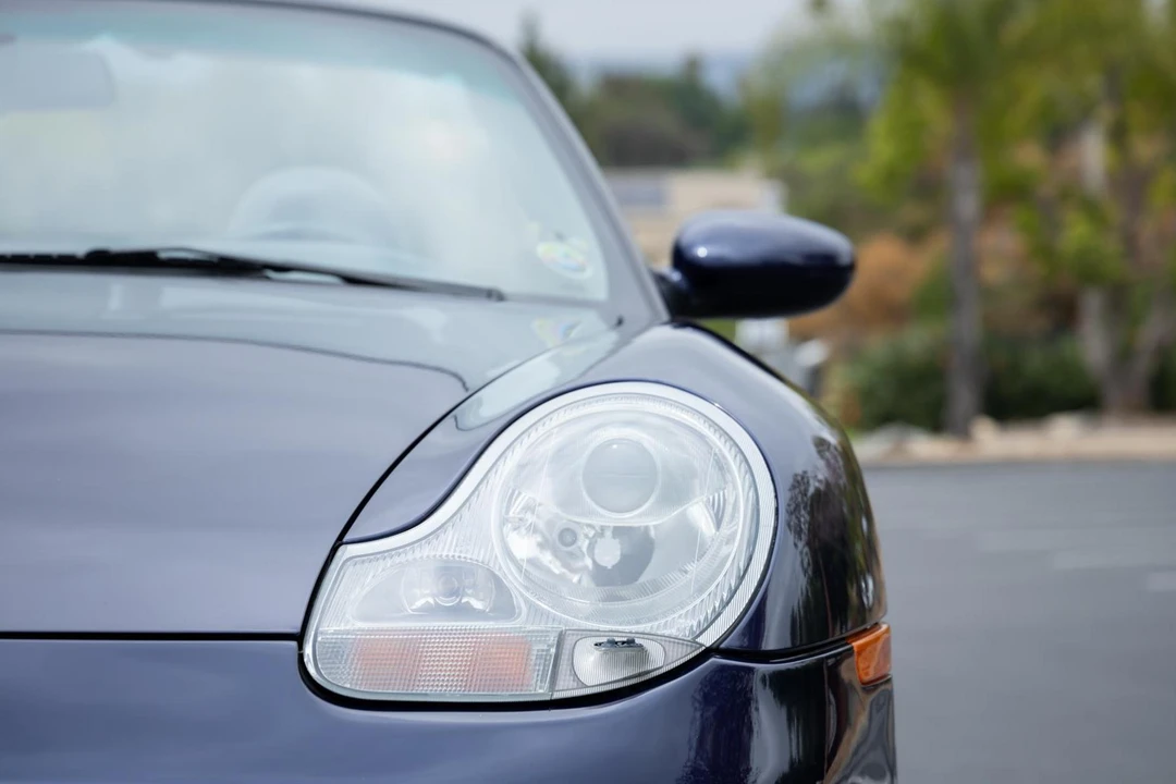 2001 Porsche 996 Carrera - Image 23 of 31