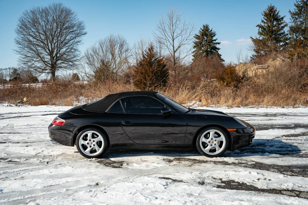 2001 Porsche 996 Carrera - Image 10 of 31