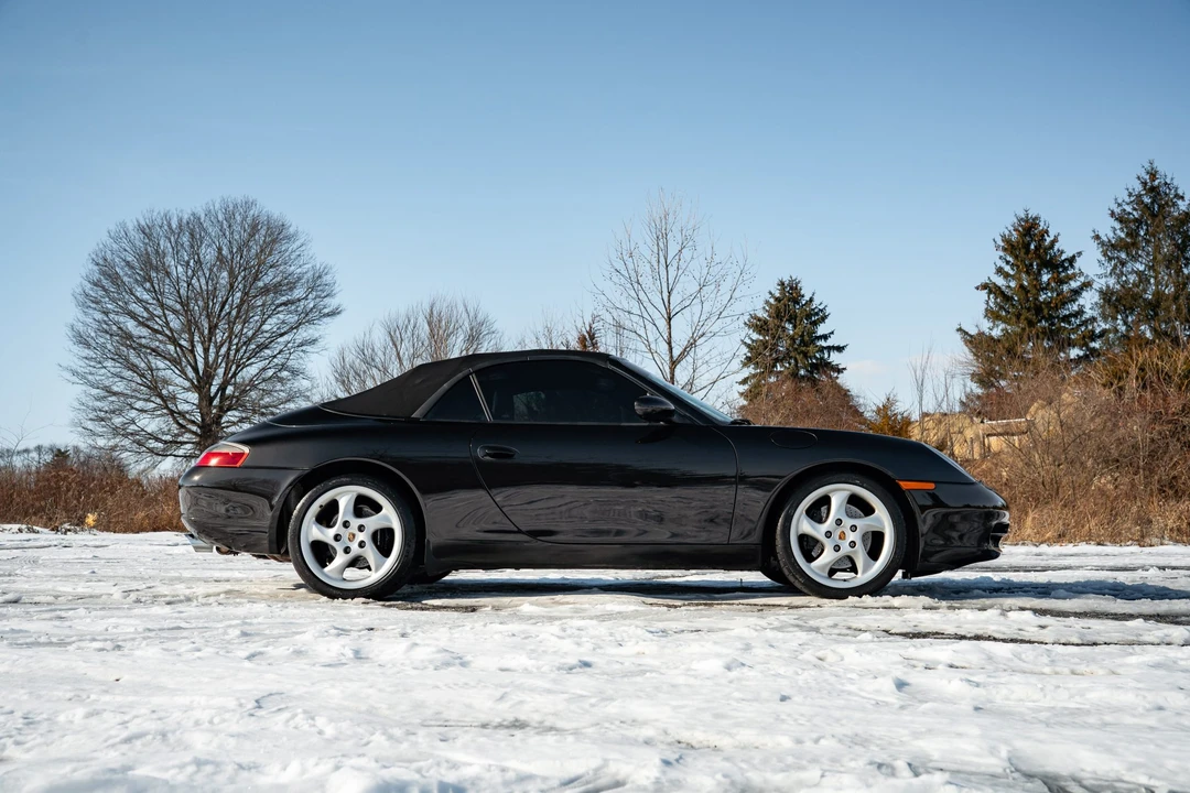 2001 Porsche 996 Carrera - Image 11 of 31