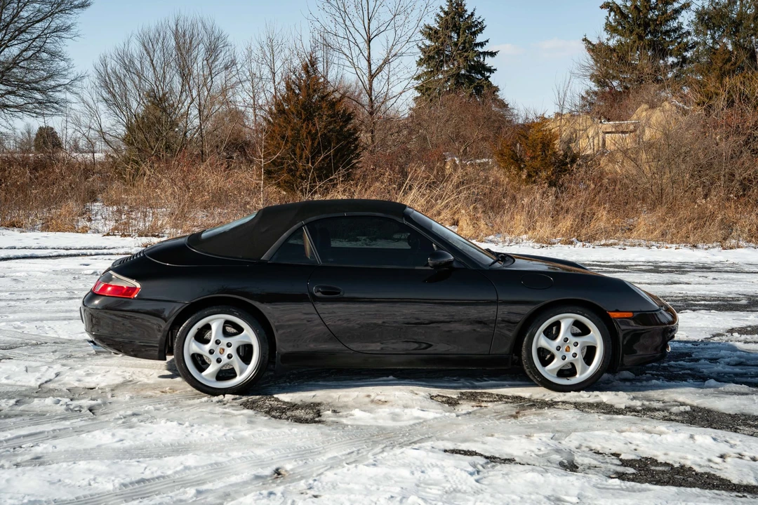 2001 Porsche 996 Carrera - Image 12 of 31