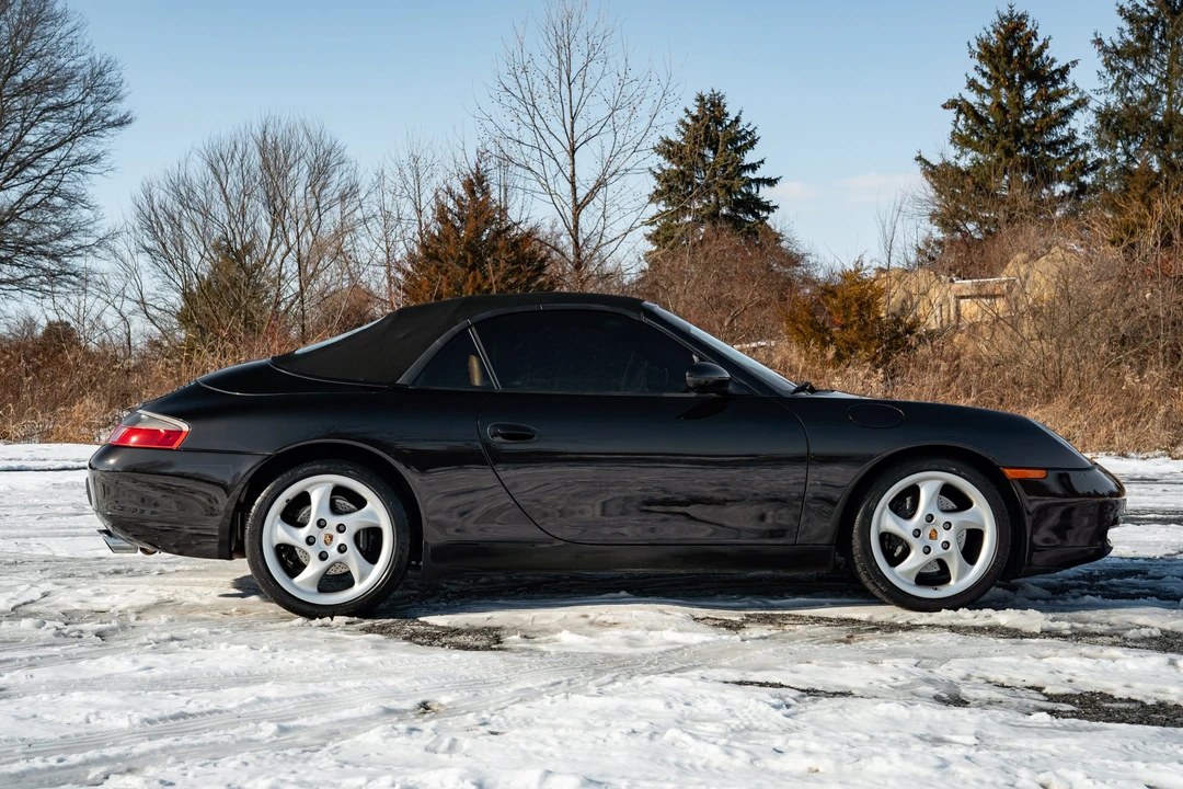 2001 Porsche 996 Carrera - Image 13 of 31