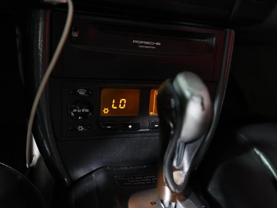 2001 Porsche 996 Carrera - Image 18 of 19