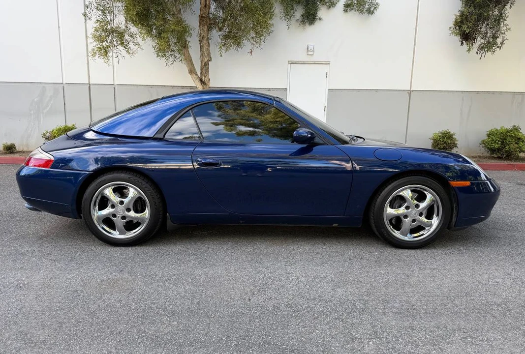 2001 Porsche 996 Carrera - Image 11 of 17