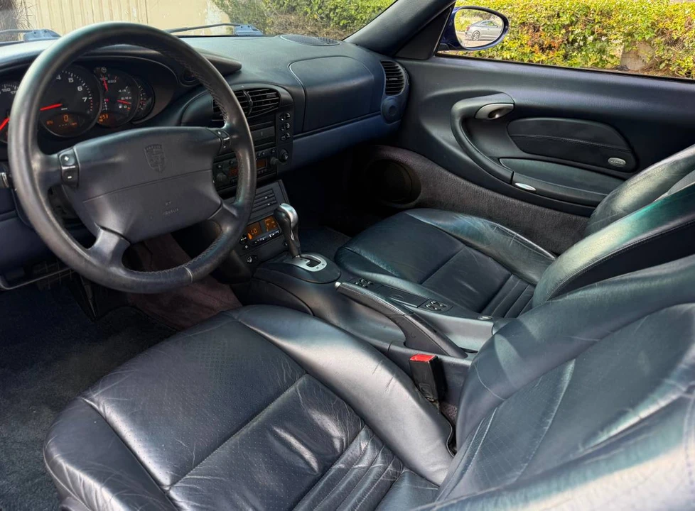 2001 Porsche 996 Carrera - Image 14 of 17