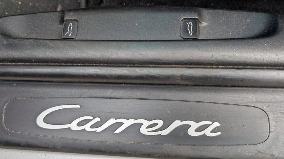 2001 Porsche 996 Carrera - Image 8 of 9