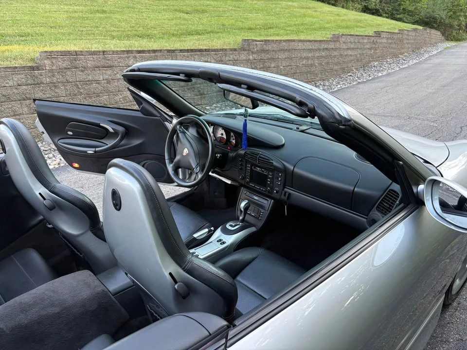 2001 Porsche 996 Carrera - Image 18 of 20