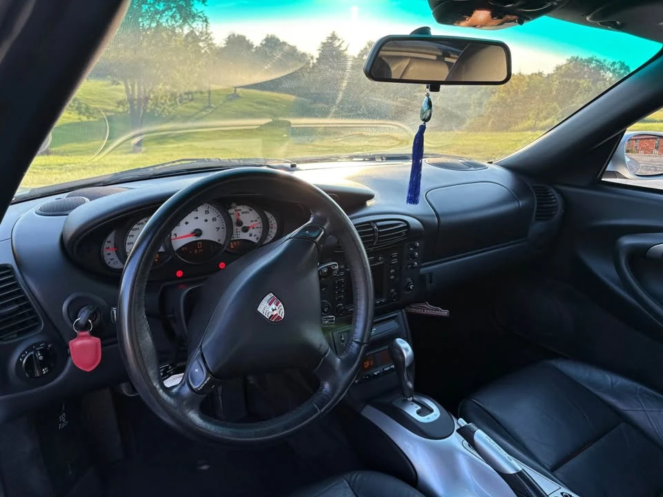 2001 Porsche 996 Carrera - Image 12 of 20