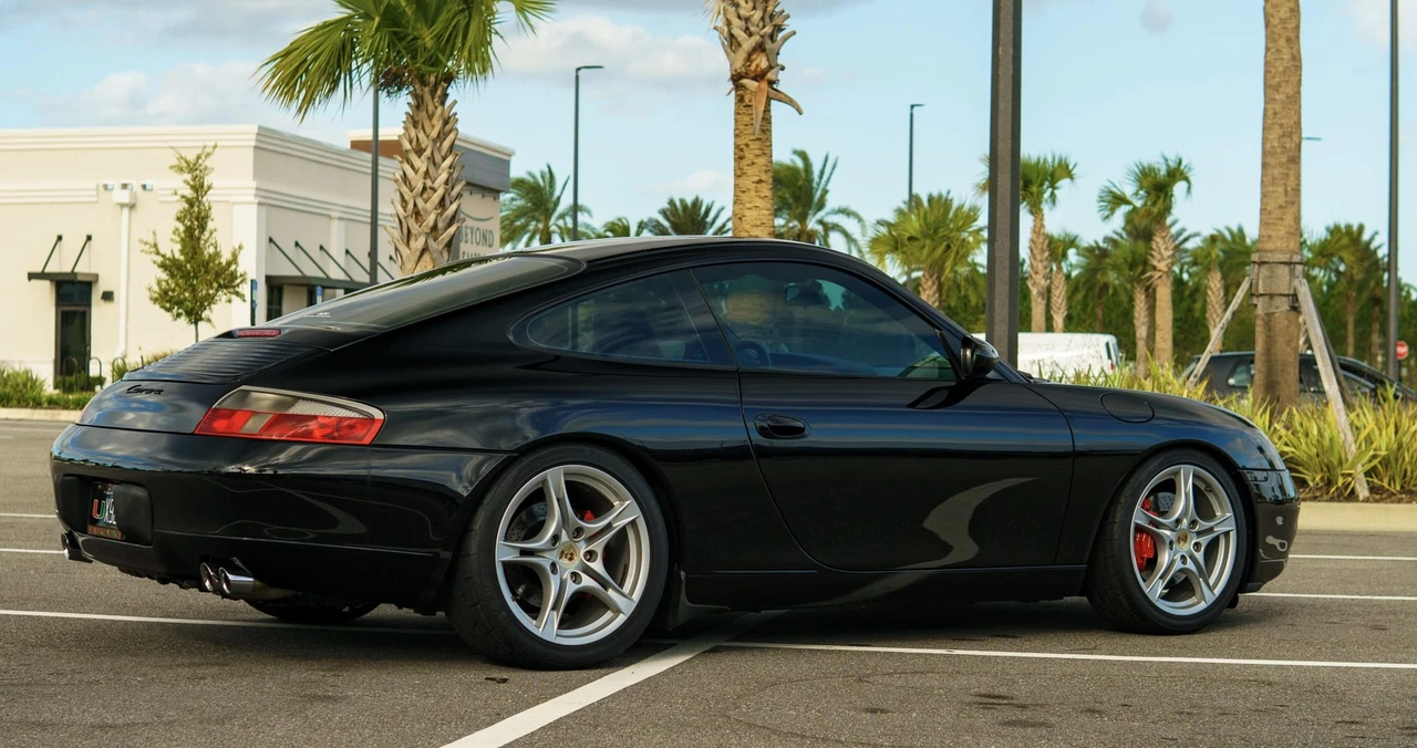 2001 Porsche 996 Carrera - Image 10 of 31