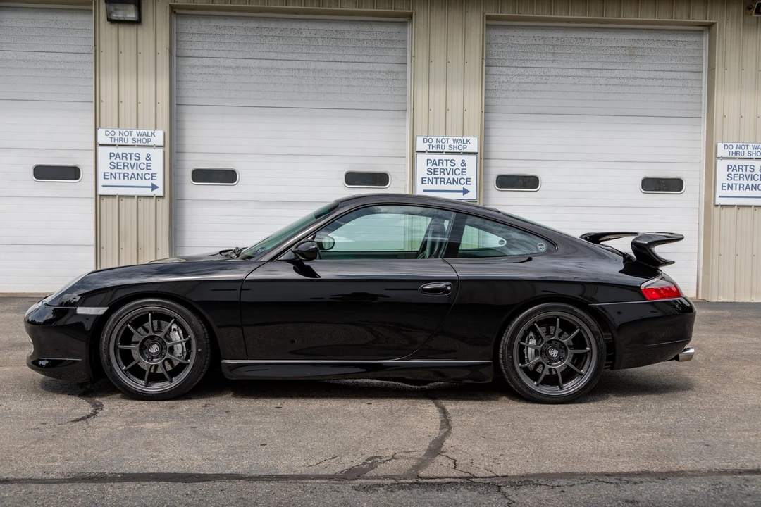 2001 Porsche 996 Carrera - Image 2 of 31