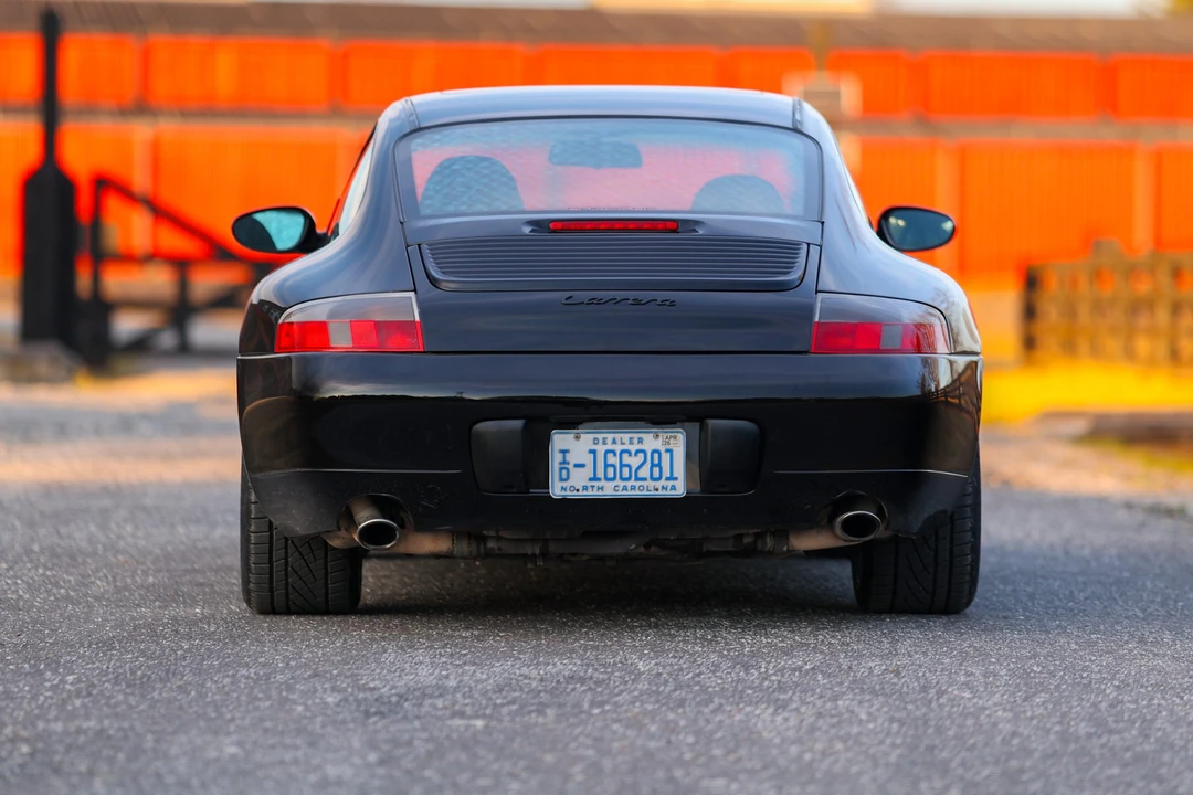 2001 Porsche 996 Carrera - Image 28 of 31