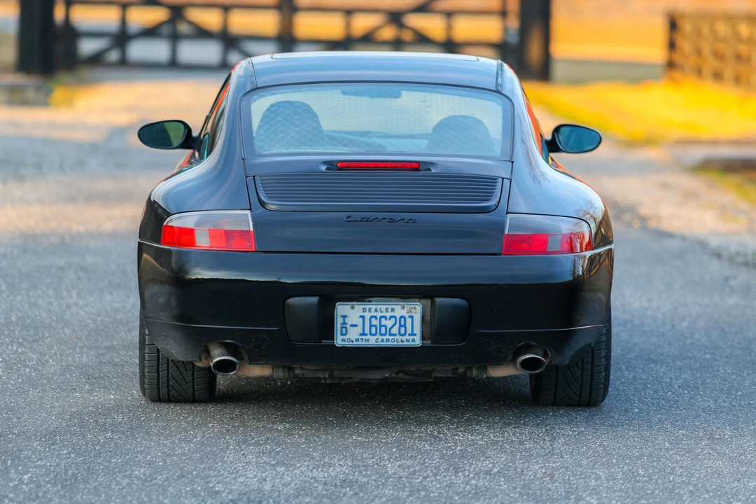 2001 Porsche 996 Carrera - Image 27 of 31