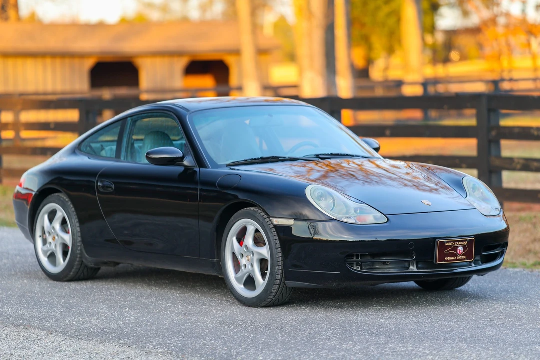 2001 Porsche 996 Carrera - Image 12 of 31