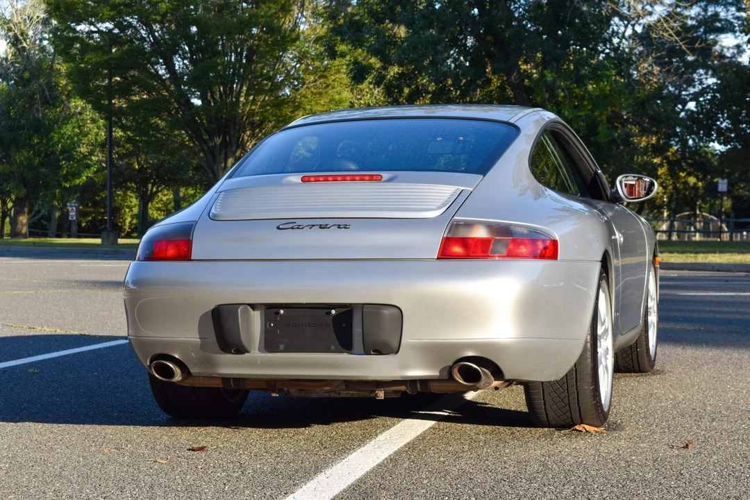2001 Porsche 996 Carrera - Image 29 of 31