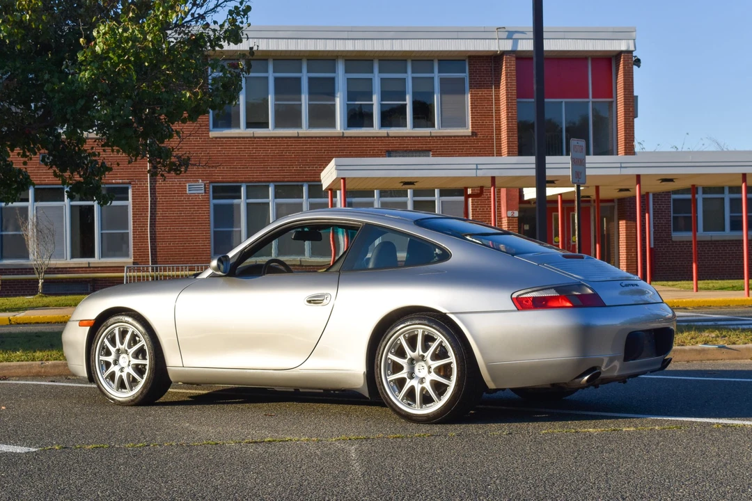 2001 Porsche 996 Carrera - Image 18 of 31