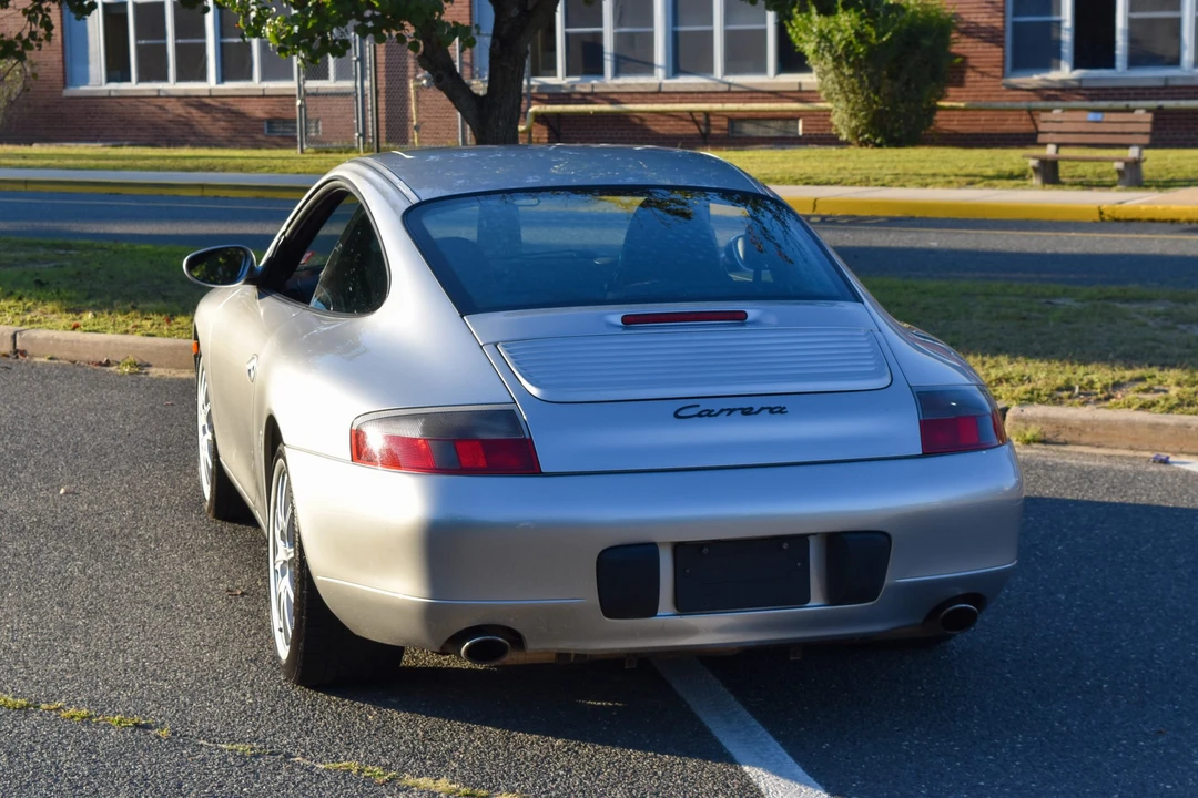 2001 Porsche 996 Carrera - Image 24 of 31