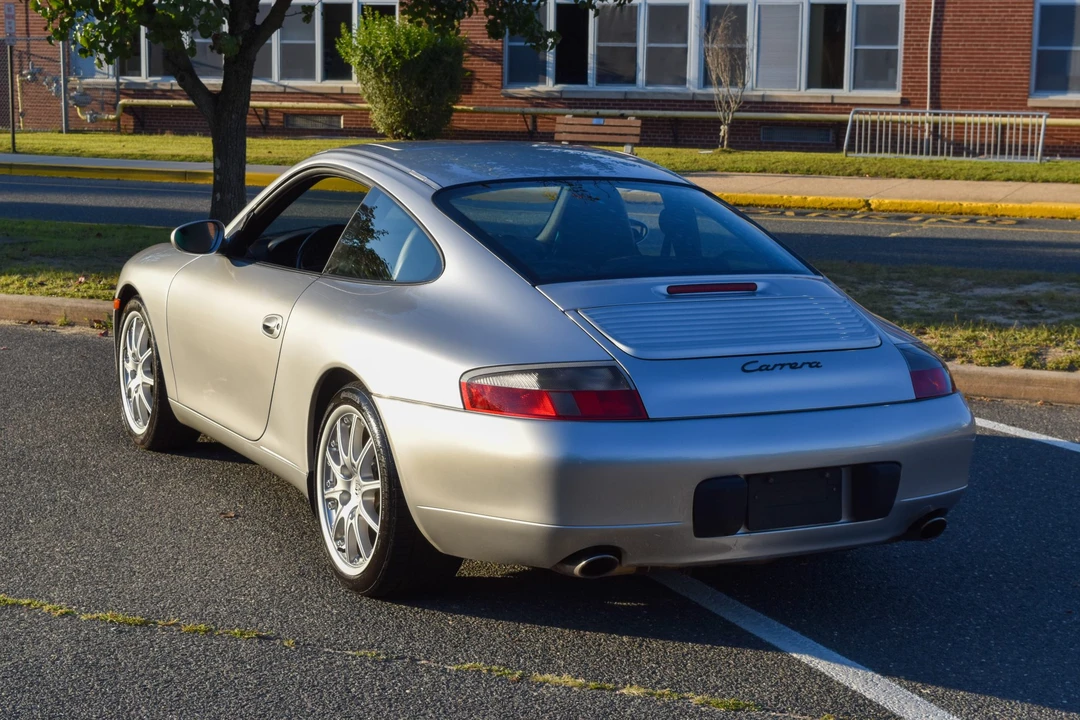 2001 Porsche 996 Carrera - Image 22 of 31