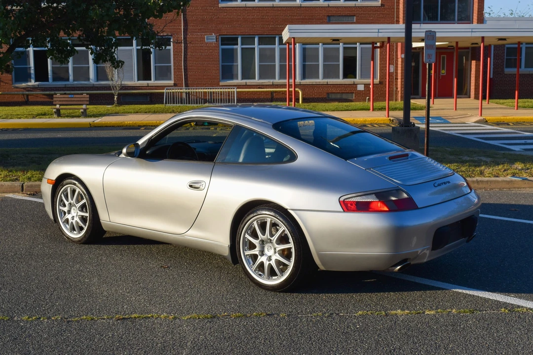 2001 Porsche 996 Carrera - Image 19 of 31