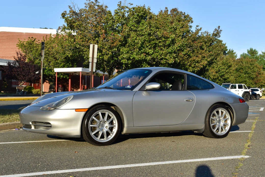 2001 Porsche 996 Carrera - Image 8 of 31
