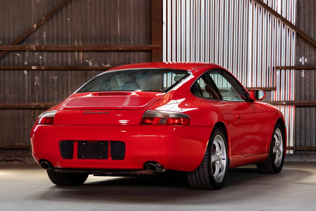 2001 Porsche 996 Carrera - Image 17 of 31