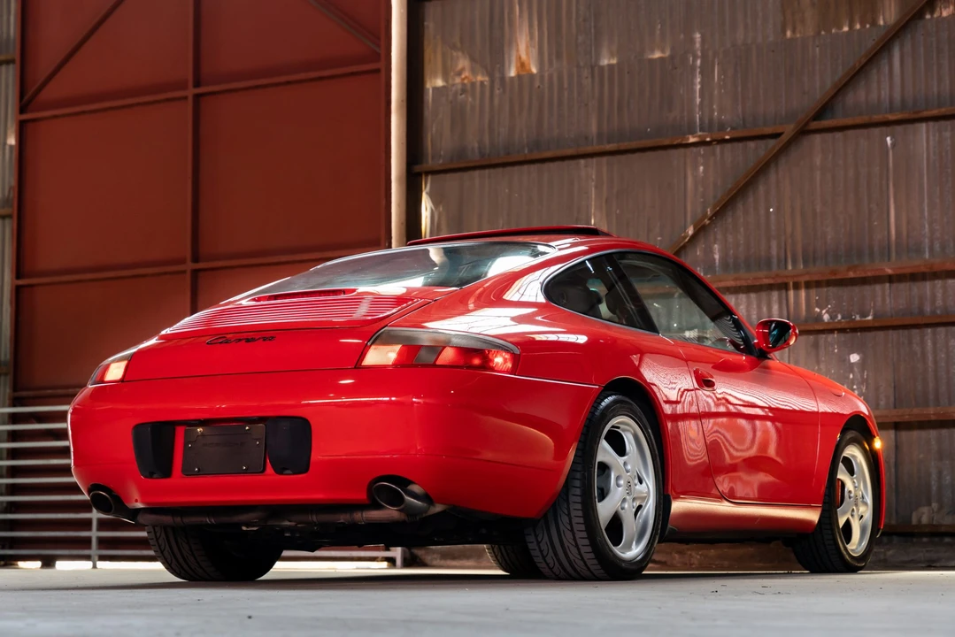 2001 Porsche 996 Carrera - Image 16 of 31