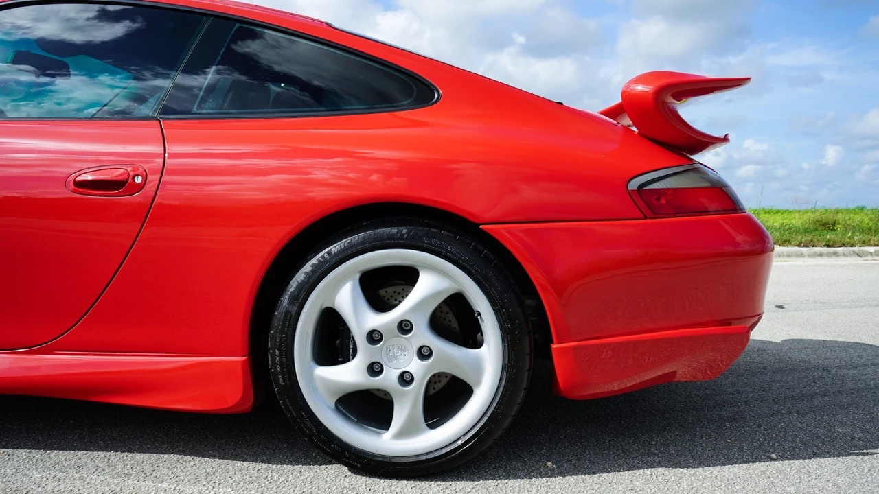 2001 Porsche 996 Carrera - Image 20 of 31
