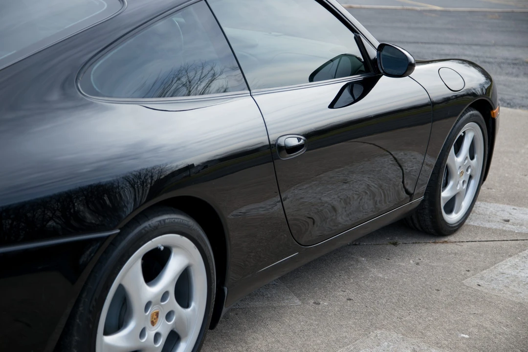 2001 Porsche 996 Carrera - Image 27 of 31