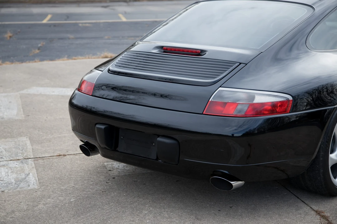 2001 Porsche 996 Carrera - Image 25 of 31