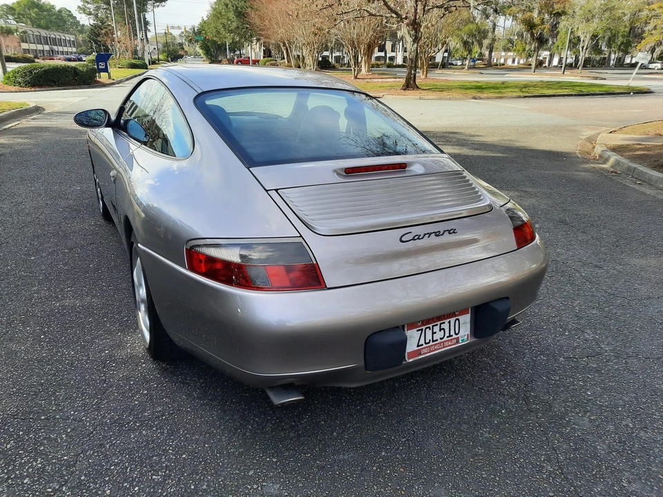 2001 Porsche 996 Carrera - Image 10 of 31