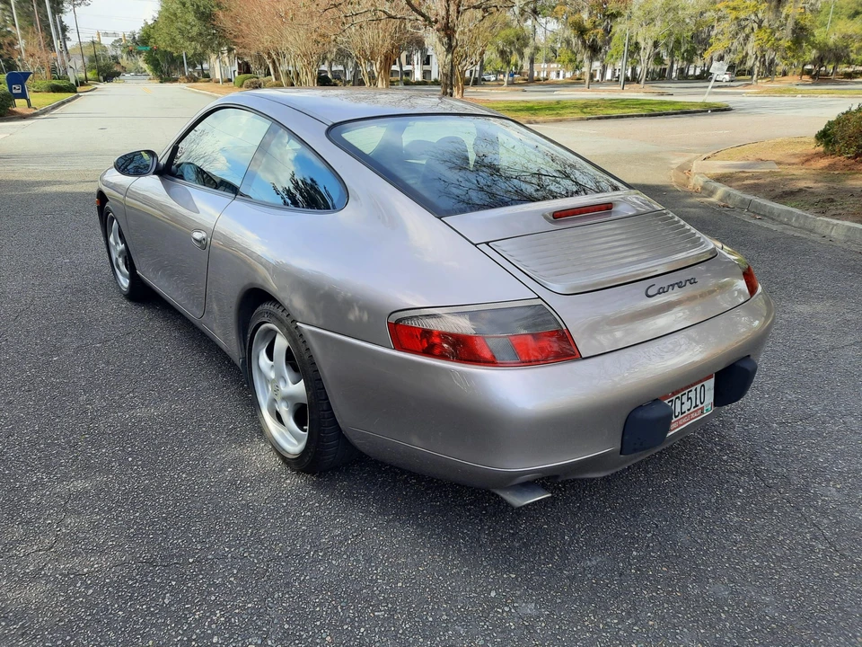 2001 Porsche 996 Carrera - Image 9 of 31
