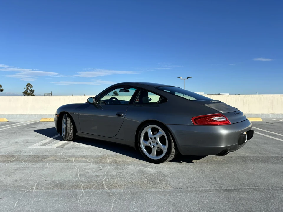 2001 Porsche 996 Carrera - Image 18 of 31