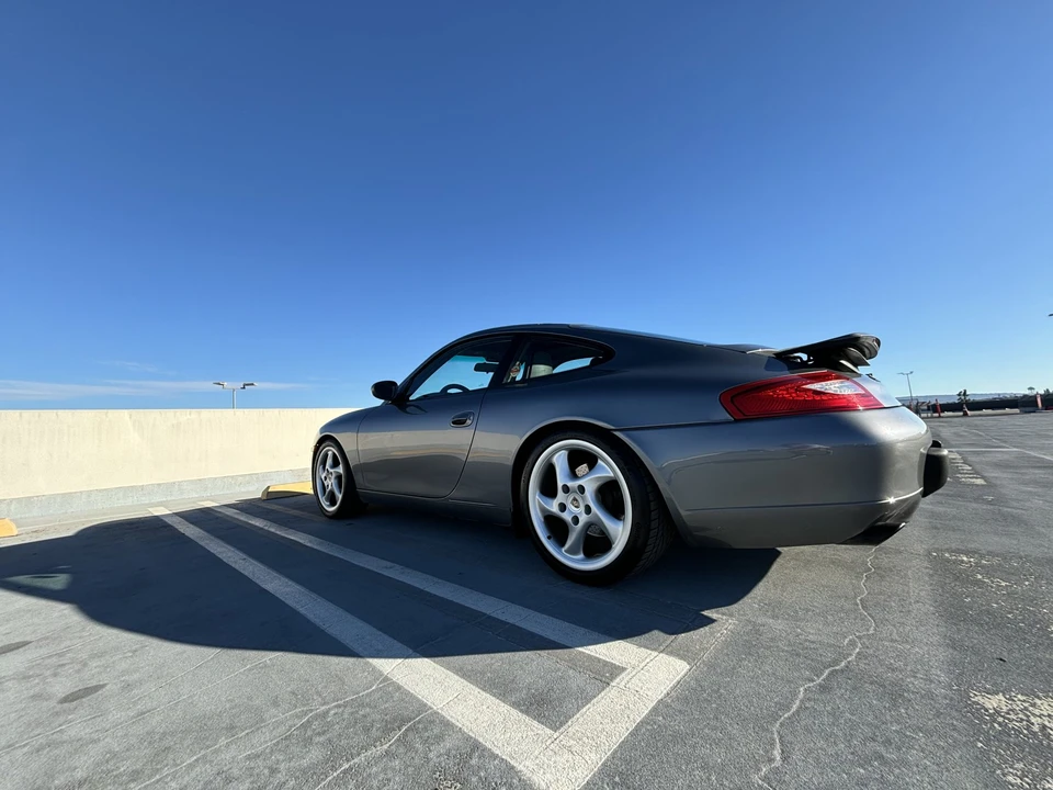 2001 Porsche 996 Carrera - Image 24 of 31