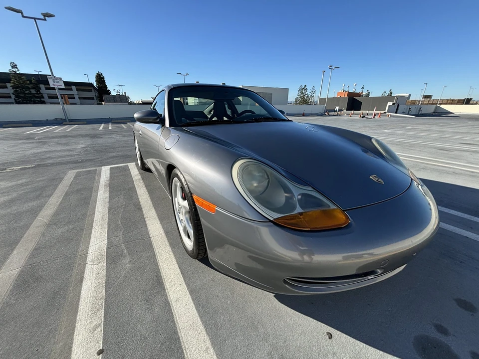 2001 Porsche 996 Carrera - Image 10 of 31