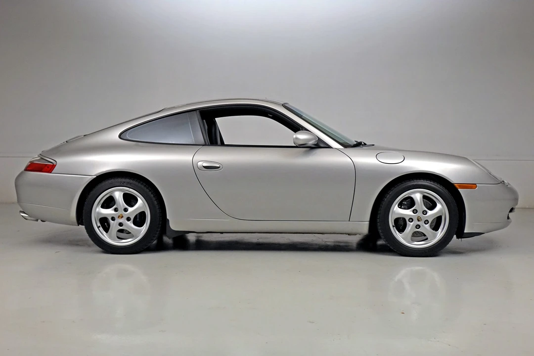 2001 Porsche 996 Carrera - Image 6 of 31