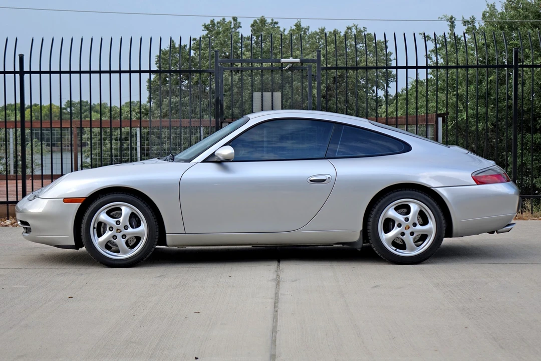 2001 Porsche 996 Carrera - Image 15 of 31