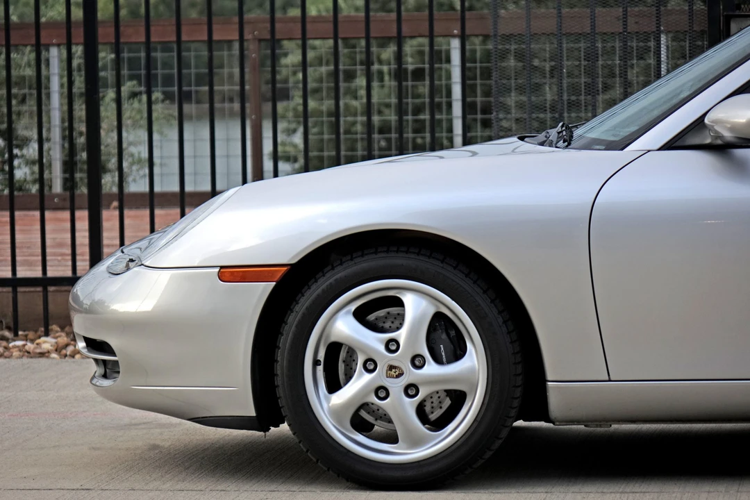 2001 Porsche 996 Carrera - Image 23 of 31