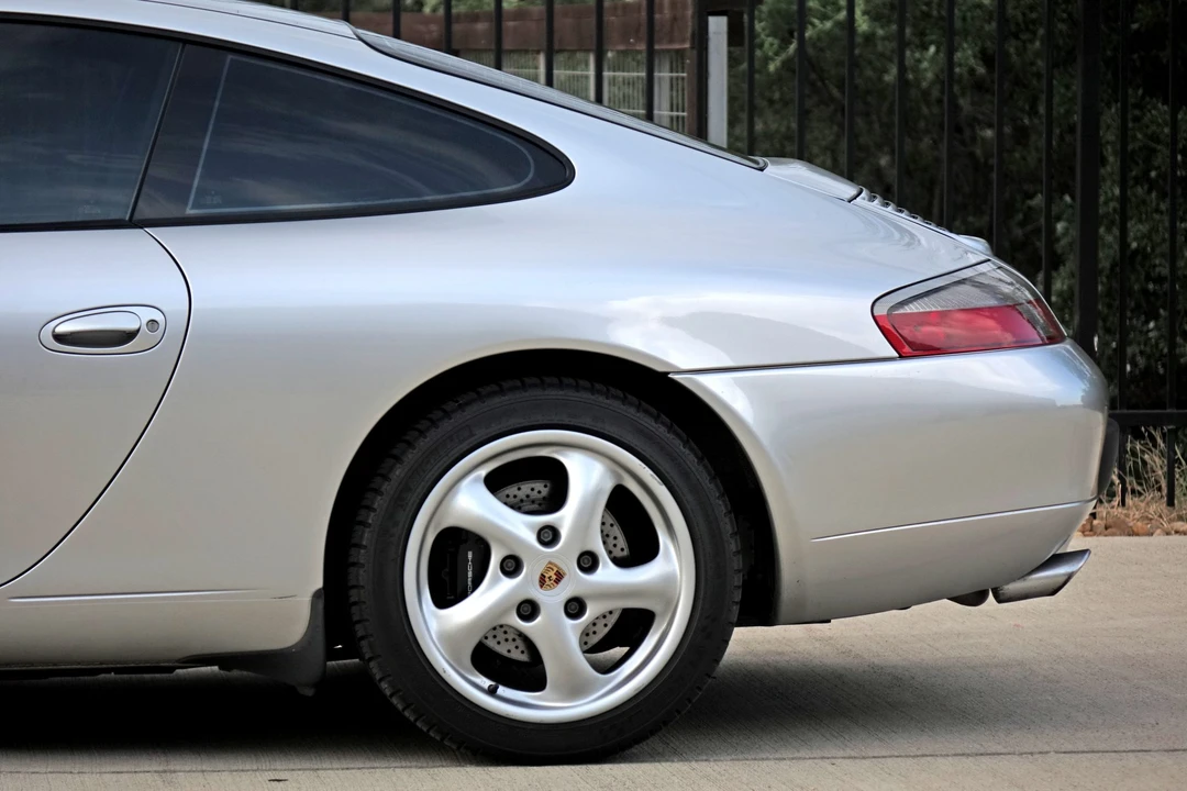 2001 Porsche 996 Carrera - Image 25 of 31